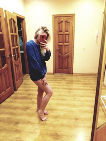 Виктория Потрясающая Брюнетка